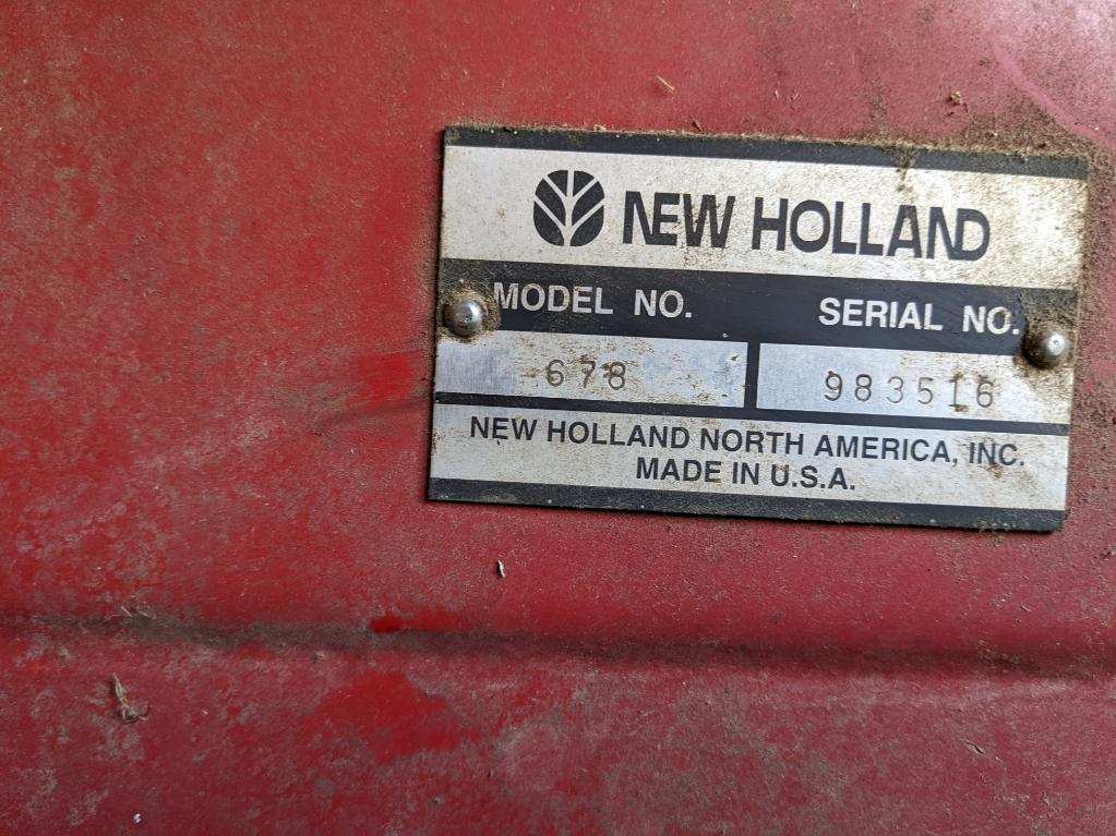 2001 New Holland 678
