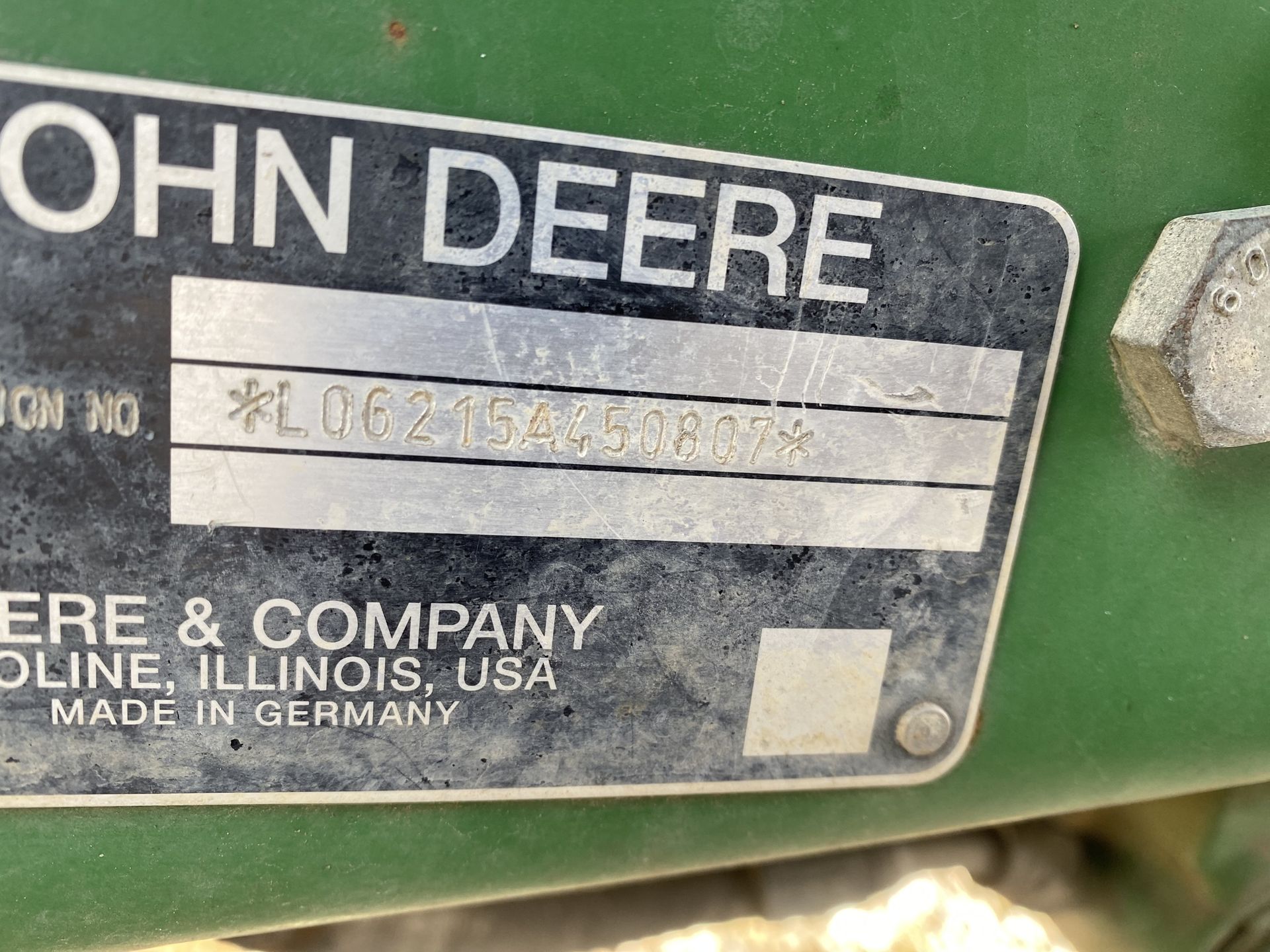 2005 John Deere 6215