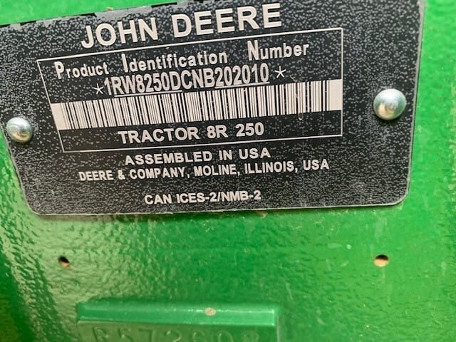 2022 John Deere 8R 250