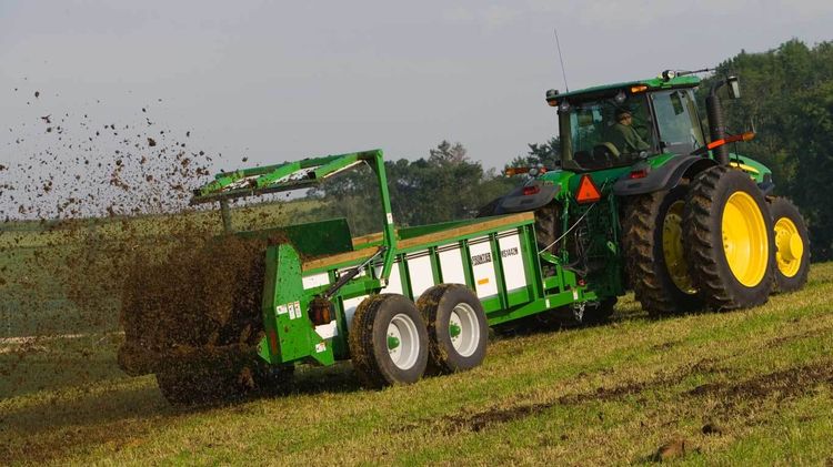 MS14 Series Large Hydraulic-Push Manure Spreaders